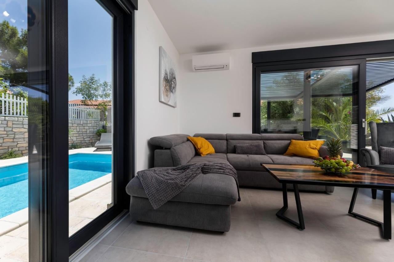 Luxury Villa Adria Apartments Крк Екстер'єр фото